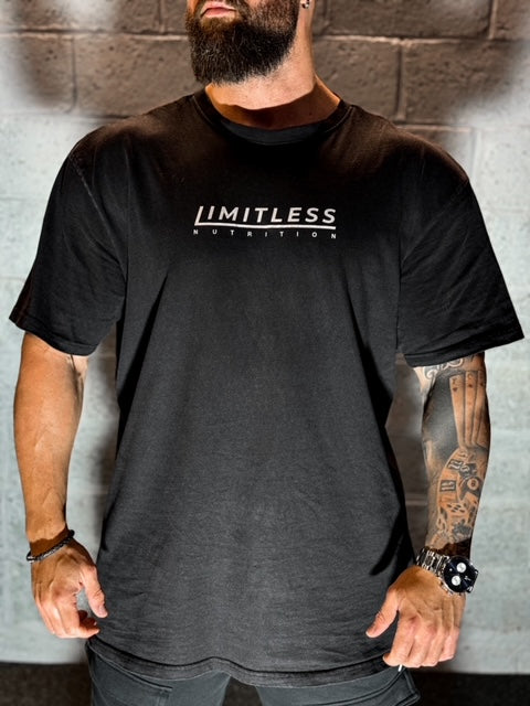 Limitless - T-Shirt Oversize Logo Gothique Noir & Blanc
